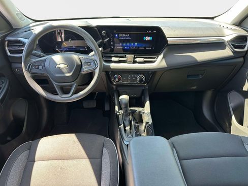 Used 2025 Chevrolet TrailBlazer LT FWD image 10