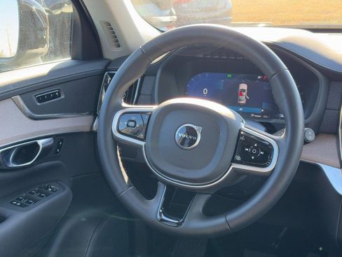 Used 2025 Volvo XC90 B6 Plus image 14