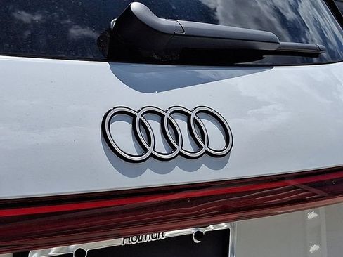 Used 2025 Audi Q5 Premium w/ Convenience Package AWD/4WD image 19