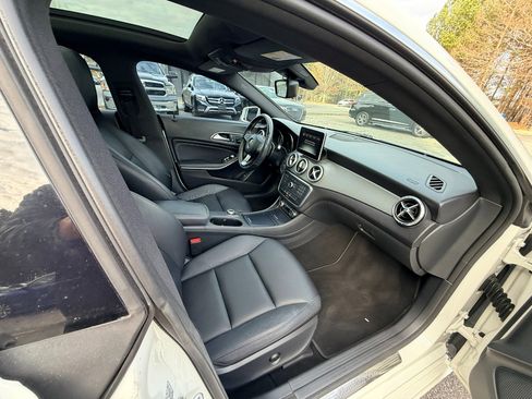 Used 2015 Mercedes-Benz CLA 250 image 14