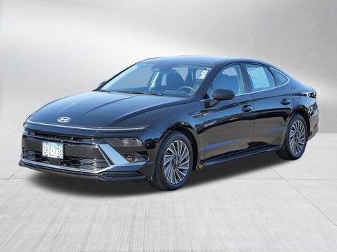 Certified 2025 Hyundai Sonata SEL image 3