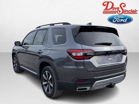 Used 2023 Honda Pilot Touring image 9