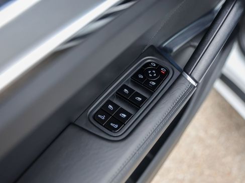 Used 2020 Porsche Cayenne Turbo w/ Assistance Package image 24