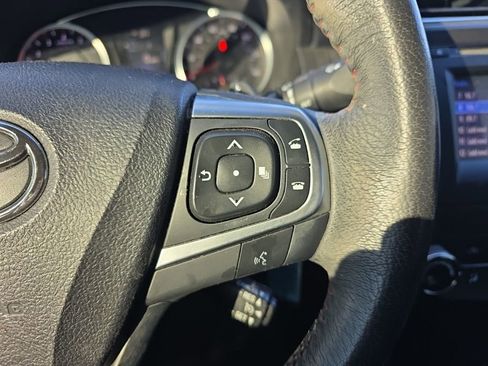 Used 2017 Toyota Camry SE image 23