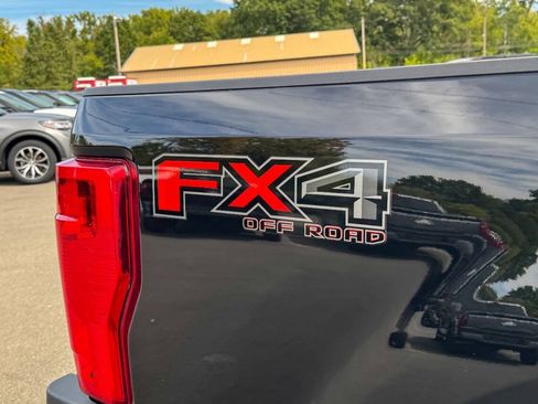 Used 2022 Ford F250 XL w/ STX Appearance Package AWD/4WD image 18