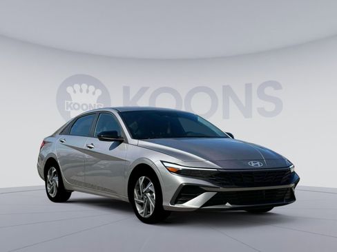 New 2025 Hyundai Elantra SEL w/ Cargo Package image 14