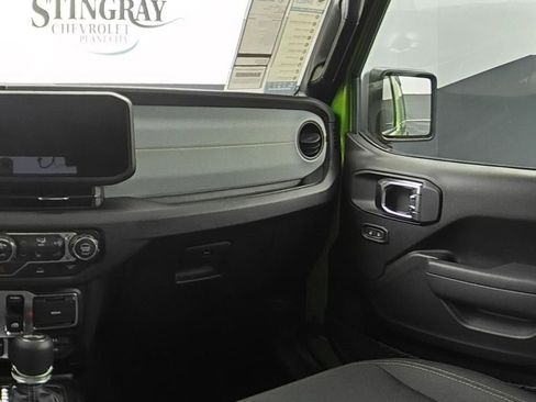 Used 2026 Jeep Wrangler Sport AWD/4WD image 15