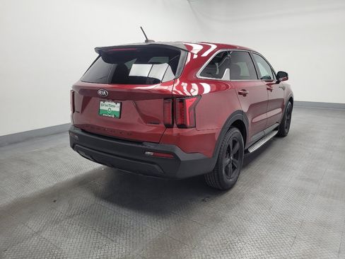 Used 2021 Kia Sorento LX image 9