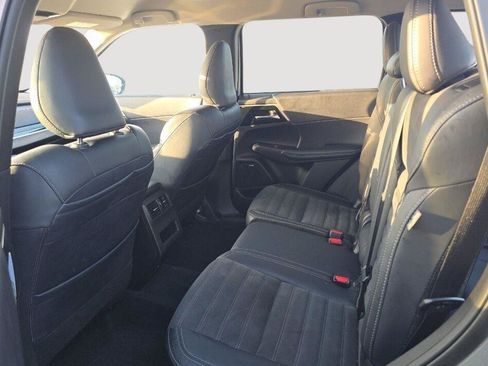Used 2025 Mitsubishi Outlander SE AWD/4WD image 4