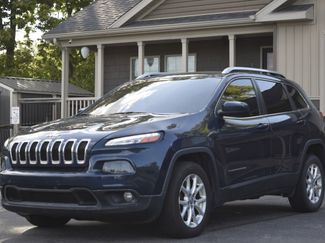 Used 2018 Jeep Cherokee Latitude w/ Cold Weather Group image 1