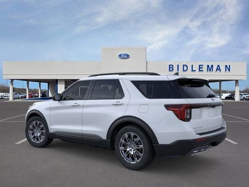 New 2026 Ford Explorer Active w/ Active Comfort Package image 4