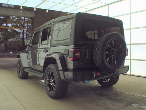 Used 2022 Jeep Wrangler Unlimited Sahara image 4