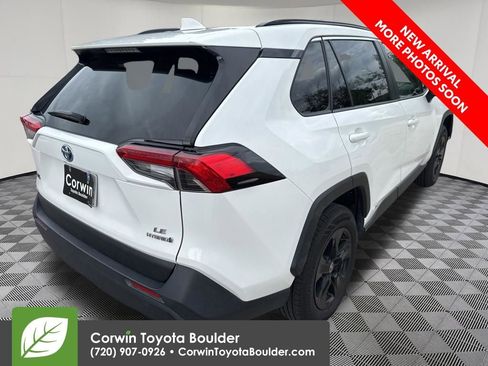 Used 2022 Toyota RAV4 LE AWD/4WD image 7