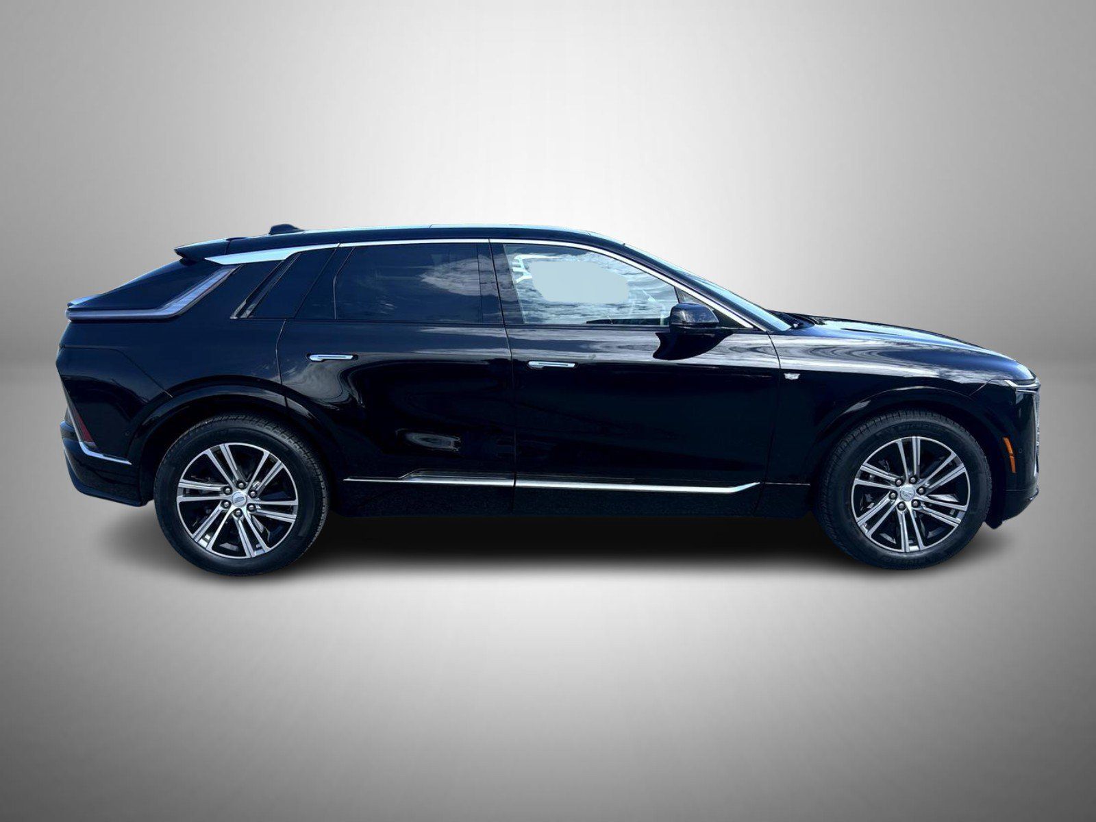 Certified 2026 Cadillac Lyriq Premium Luxury w/ LPO, Floor Liner Package AWD/4WD image 4