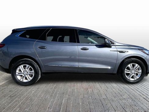 Used 2018 Buick Enclave Essence image 8