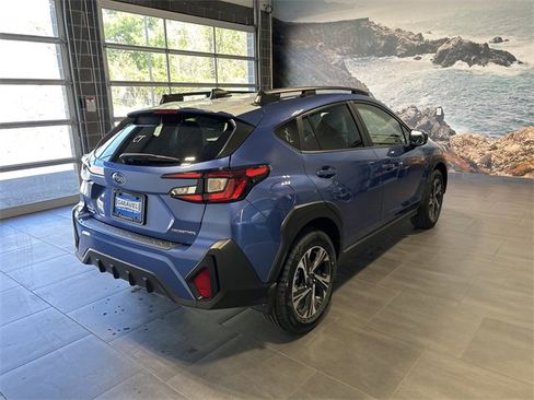 Used 2025 Subaru Crosstrek 2.0i Premium image 6