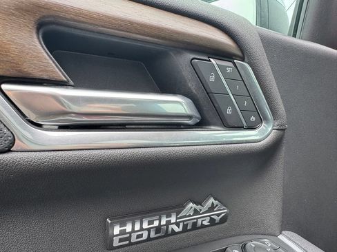 Certified 2025 Chevrolet Silverado 1500 High Country w/ High Country Premium Package AWD/4WD image 13