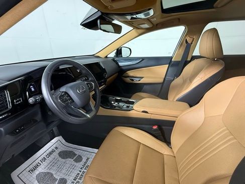 Certified 2025 Lexus NX 250 FWD w/ Premium Package image 5