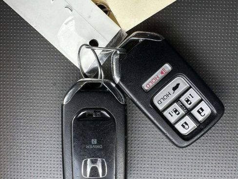 Used 2015 Honda Odyssey Touring Elite image 44