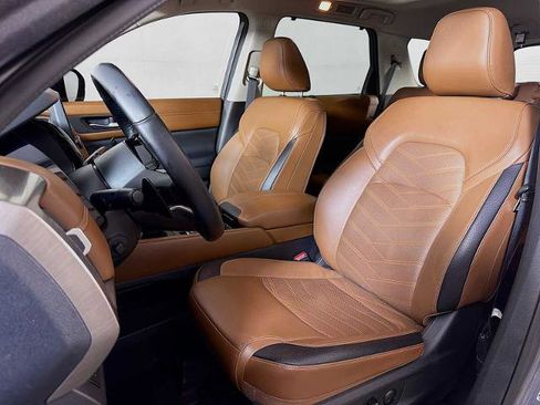 Certified 2024 Nissan Pathfinder Platinum AWD/4WD image 17