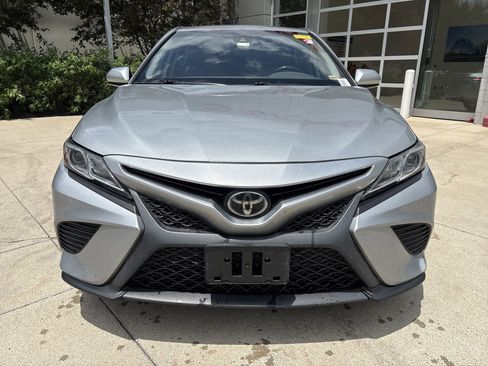 Used 2020 Toyota Camry SE FWD image 6