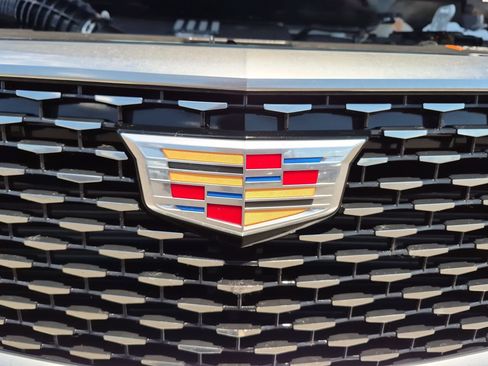 Certified 2024 Cadillac XT6 Luxury w/ LPO, Floor Liner Package AWD/4WD image 29
