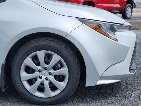 Used 2026 Toyota Corolla LE image 5