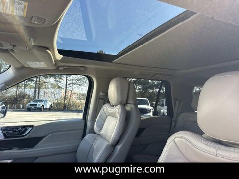 Used 2021 Lincoln Navigator Reserve w/ Luxury Package image 34