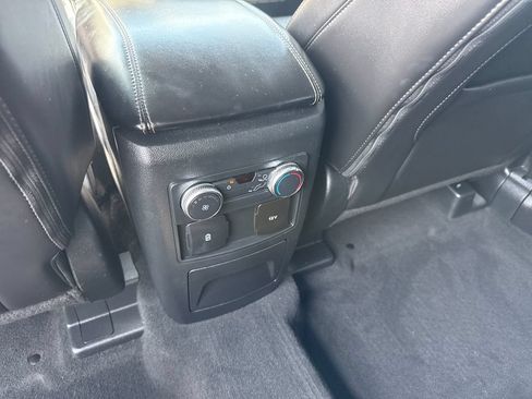 Used 2022 Ford Explorer XLT w/ Equipment Group 202A AWD/4WD image 28