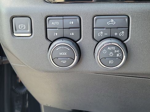 Used 2024 Chevrolet Silverado 1500 RST w/ Redline Edition AWD/4WD image 19