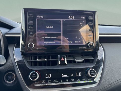 Used 2022 Toyota Corolla Cross XLE image 18