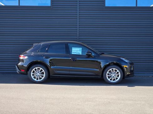 New 2026 Porsche Macan AWD/4WD image 8