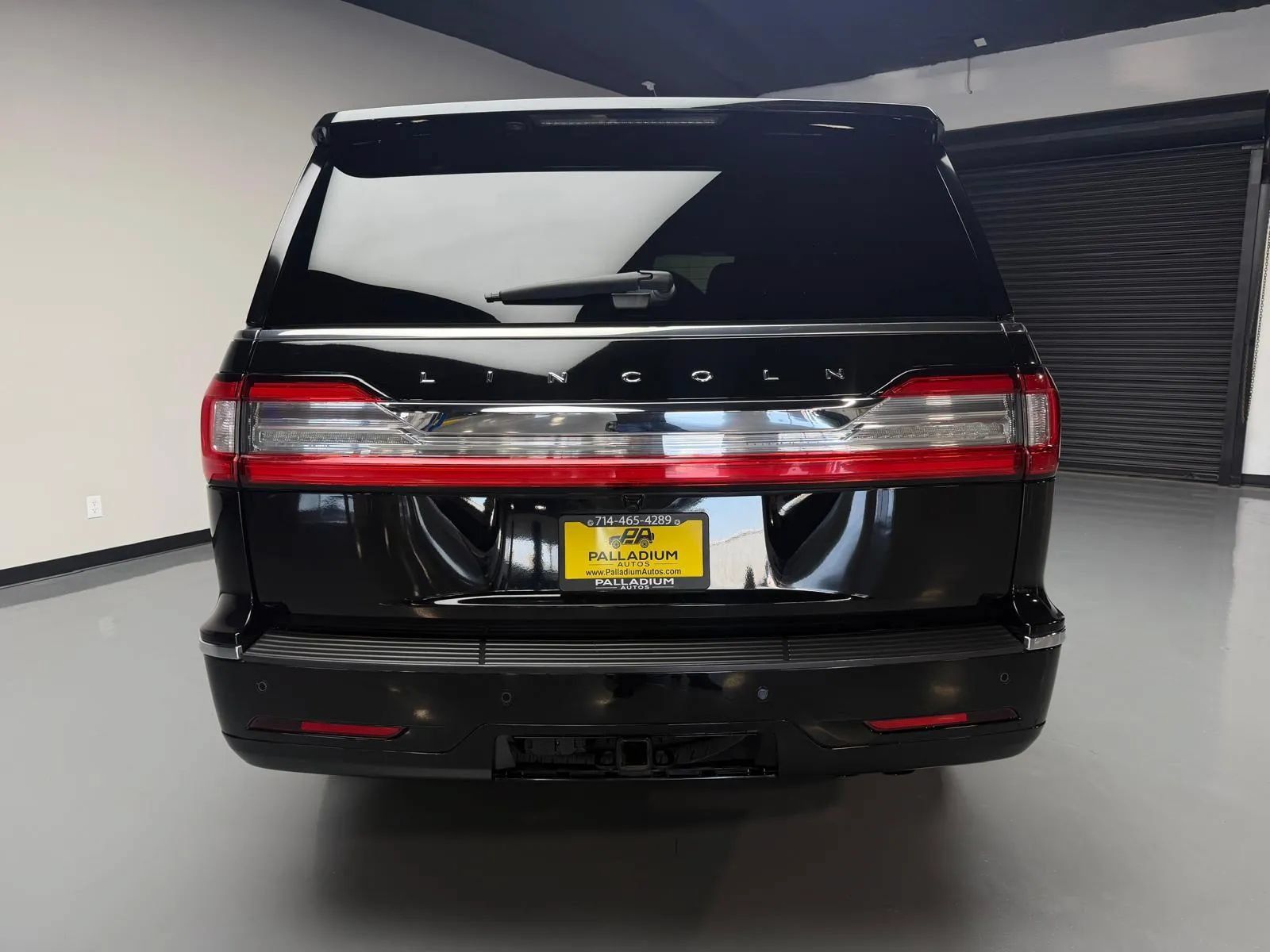 Used 2018 Lincoln Navigator Reserve w/ Technology Package AWD/4WD image 5