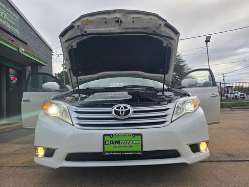 Used 2011 Toyota Avalon Limited image 54