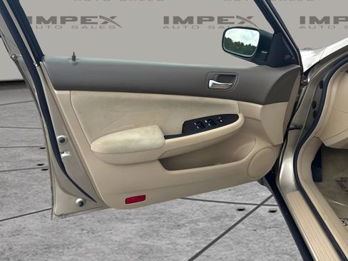 Used 2006 Honda Accord VP image 11