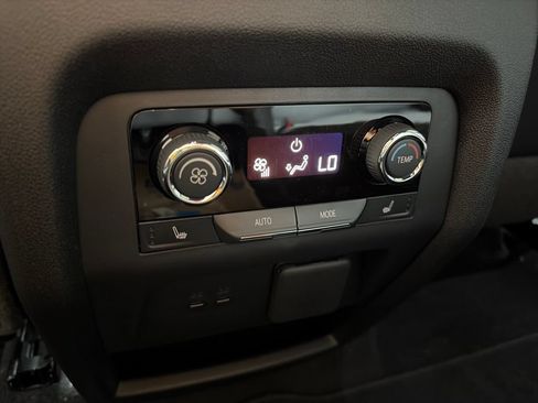 New 2026 Chevrolet Traverse High Country AWD/4WD image 9