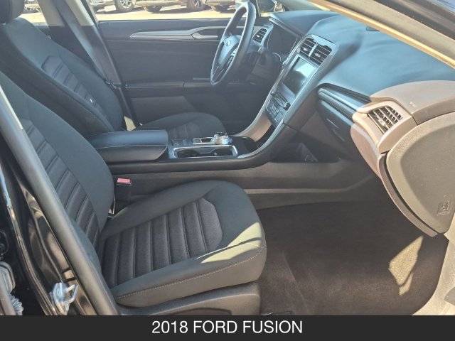 Used 2018 Ford Fusion SE w/ Fusion SE Technology Package FWD image 22