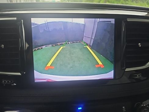 Used 2017 Chrysler Pacifica Limited FWD image 26