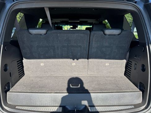 Used 2017 Cadillac Escalade Platinum AWD/4WD image 18