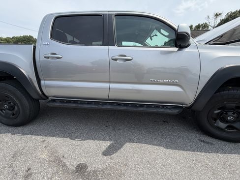 Used 2016 Toyota Tacoma SR5 w/ Towing Package RWD image 28