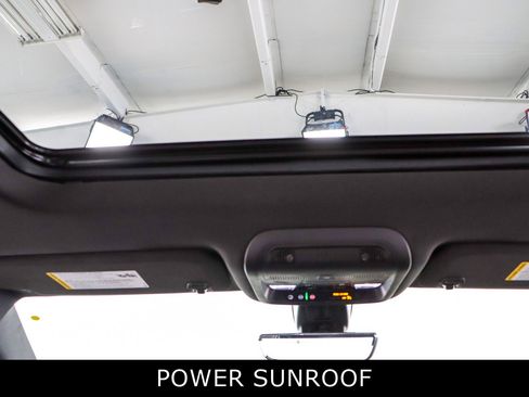 Used 2022 Cadillac XT6 Premium Luxury image 21