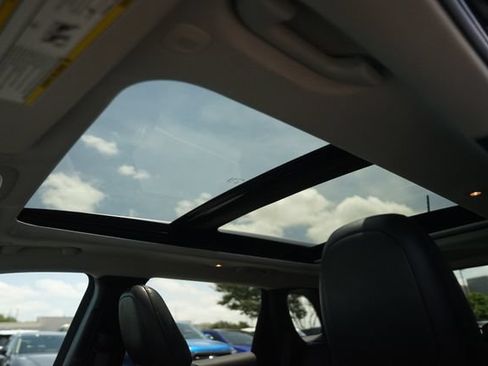 Used 2020 Jeep Cherokee Latitude Plus FWD image 11