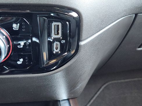 Certified 2023 GMC Sierra 1500 SLT image 20