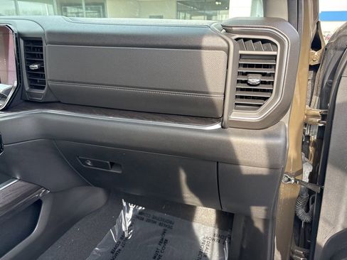 Used 2023 Chevrolet Silverado 1500 LTZ image 39