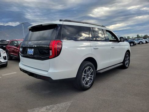 New 2025 Ford Expedition Active image 4