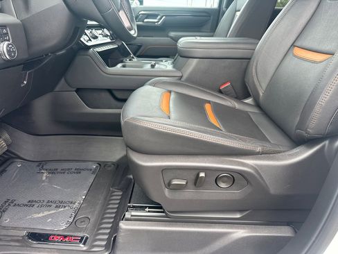 Used 2025 GMC Sierra 2500 AT4 w/ AT4 Premium Plus Package AWD/4WD image 10