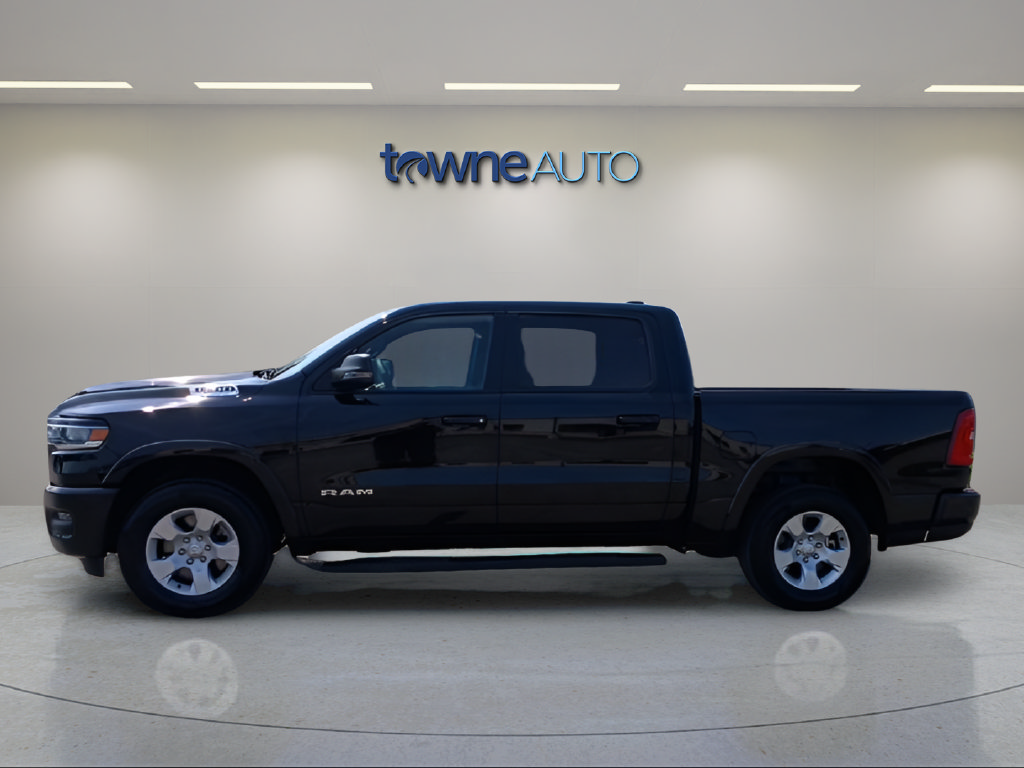 Used 2025 RAM 1500 Big Horn AWD/4WD image 3