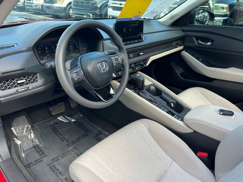 Used 2025 Honda Accord SE image 25