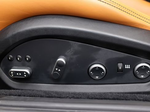 Used 2017 Ferrari California T RWD image 41