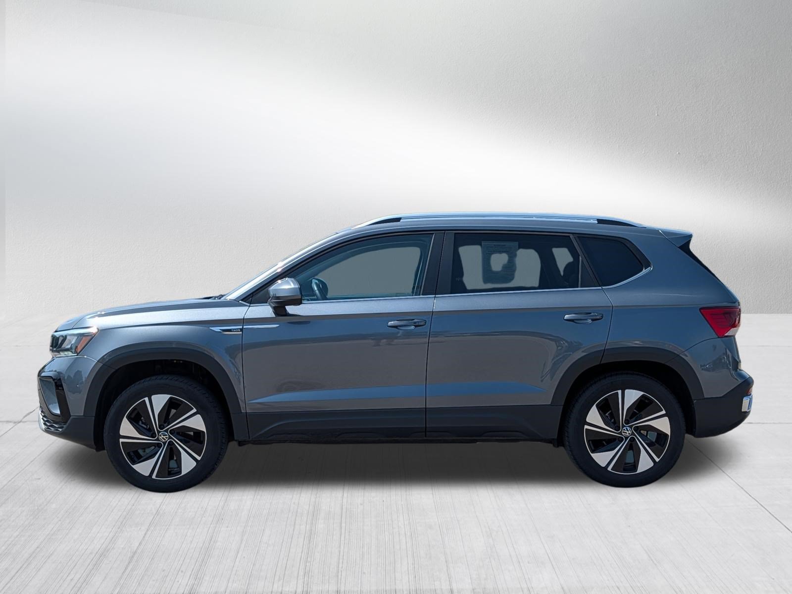 Used 2023 Volkswagen Taos SE w/ Panoramic Sunroof Package AWD/4WD image 4